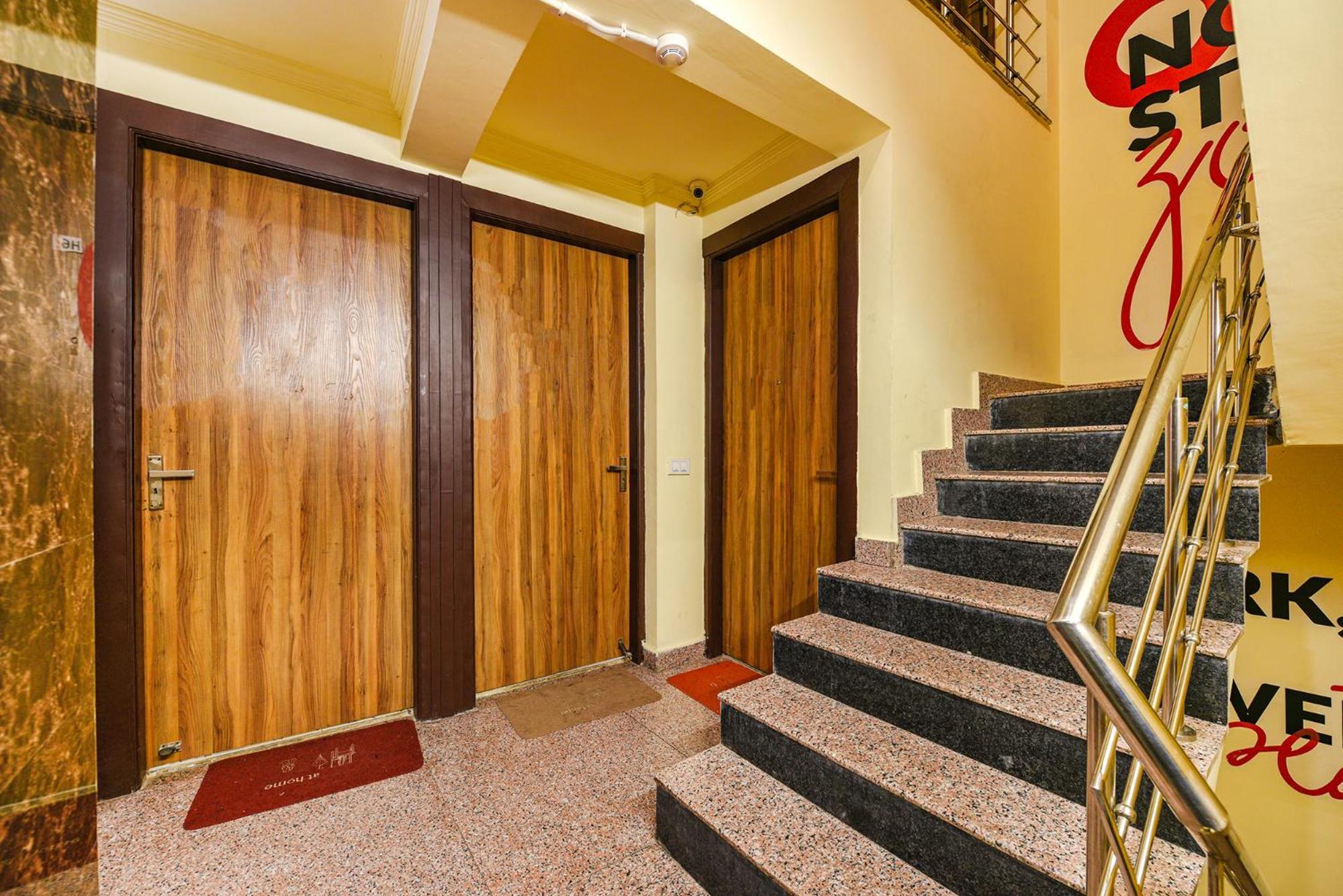 Fabhotel Ishtara Auberge - Nr Yashobhoomi Convention Centre New Delhi Exterior photo