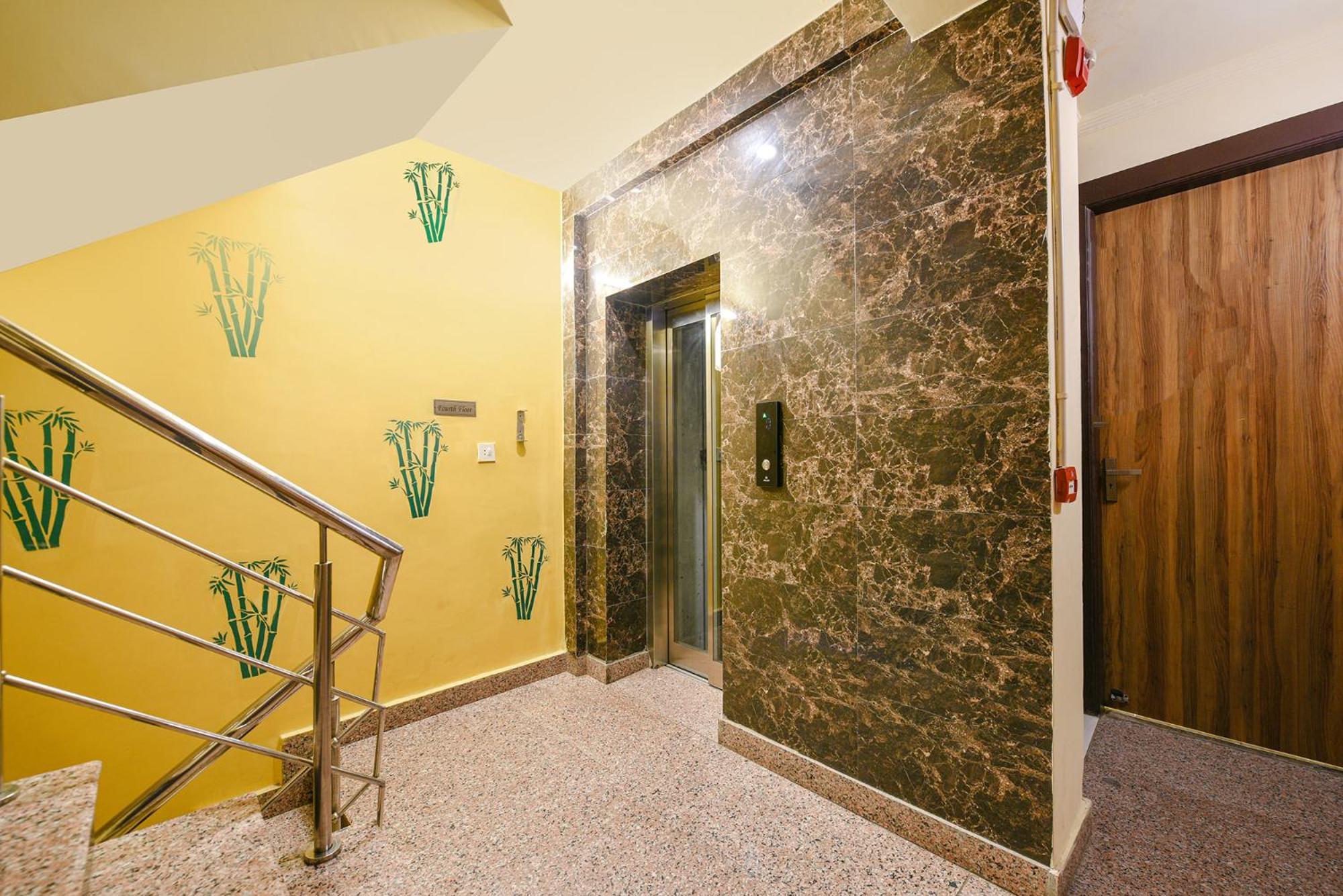 Fabhotel Ishtara Auberge - Nr Yashobhoomi Convention Centre New Delhi Exterior photo